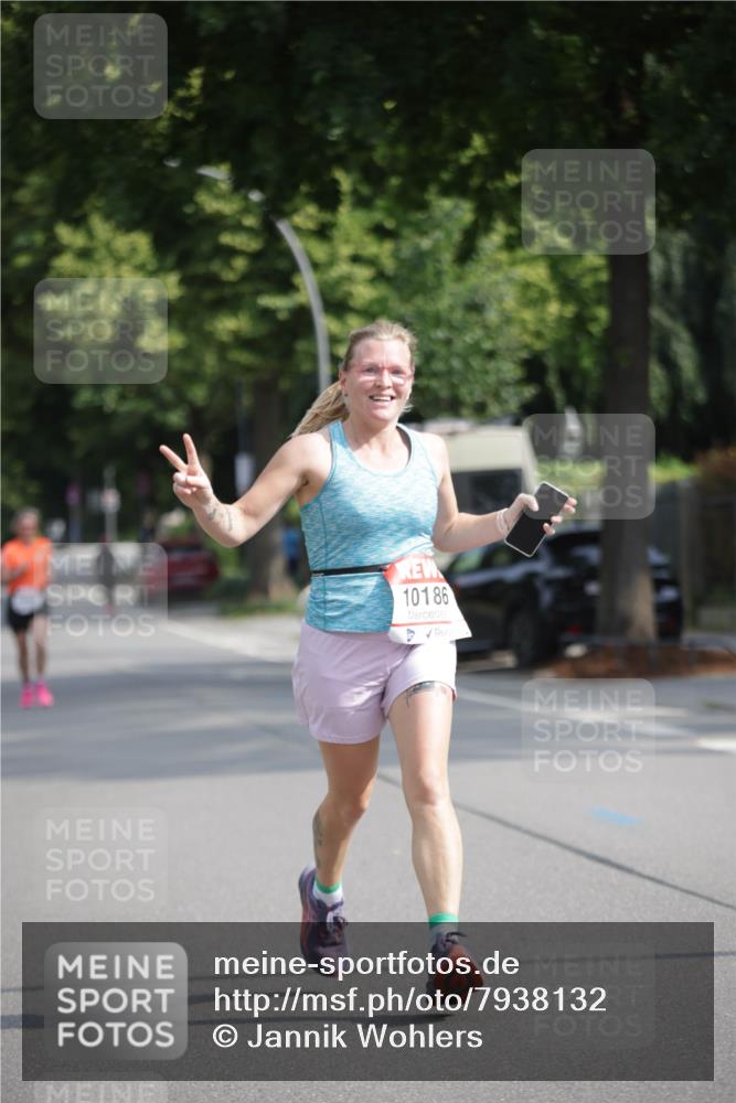 15.06.2025 - REWE Women's Run Jannik Wohlers http://msf.ph/oto/7938132 15.06.2025 08:43:50 Laufen 10186 meine-sportfotos.de