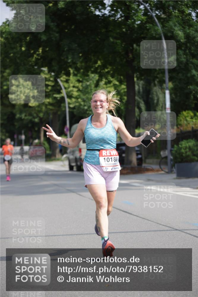 15.06.2025 - REWE Women's Run Jannik Wohlers http://msf.ph/oto/7938152 15.06.2025 08:43:51 Laufen 10186 meine-sportfotos.de