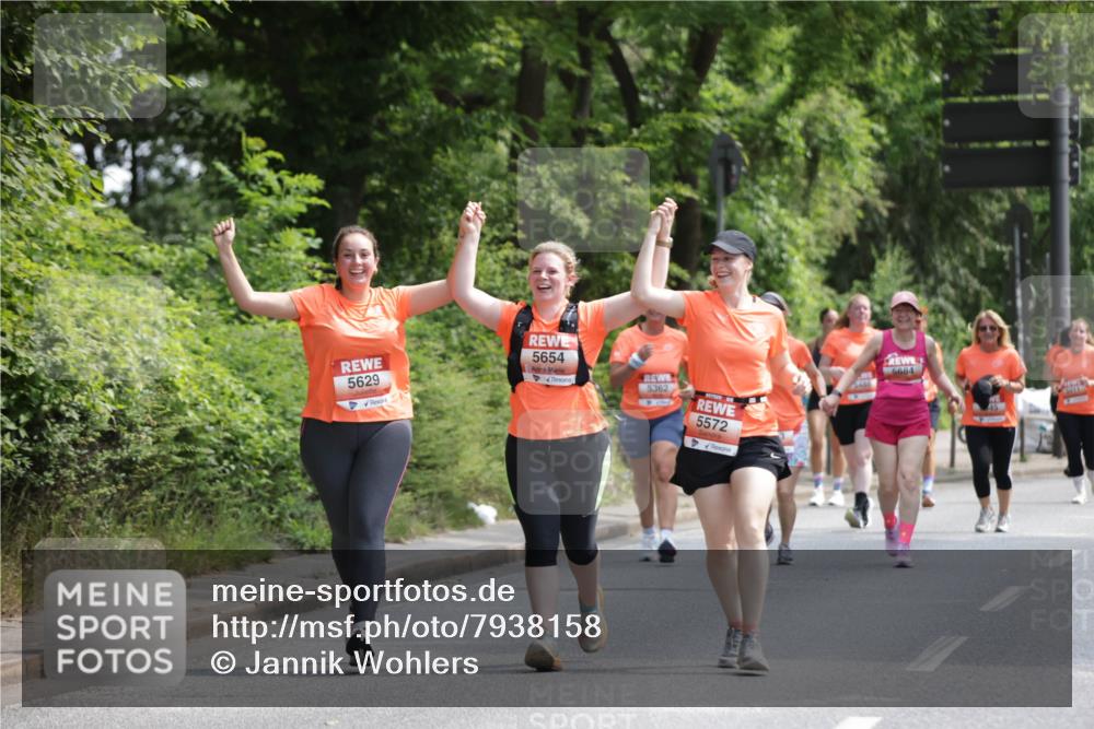 15.06.2025 - REWE Women's Run Jannik Wohlers http://msf.ph/oto/7938158 15.06.2025 10:14:22 Laufen 5629, 5654, 5362, 5572, 5684 meine-sportfotos.de