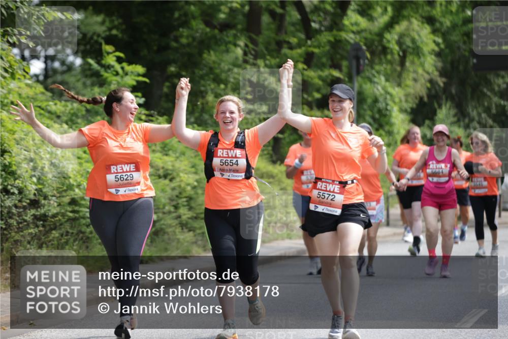 15.06.2025 - REWE Women's Run Jannik Wohlers http://msf.ph/oto/7938178 15.06.2025 10:14:23 Laufen 5629, 5654, 5572 meine-sportfotos.de