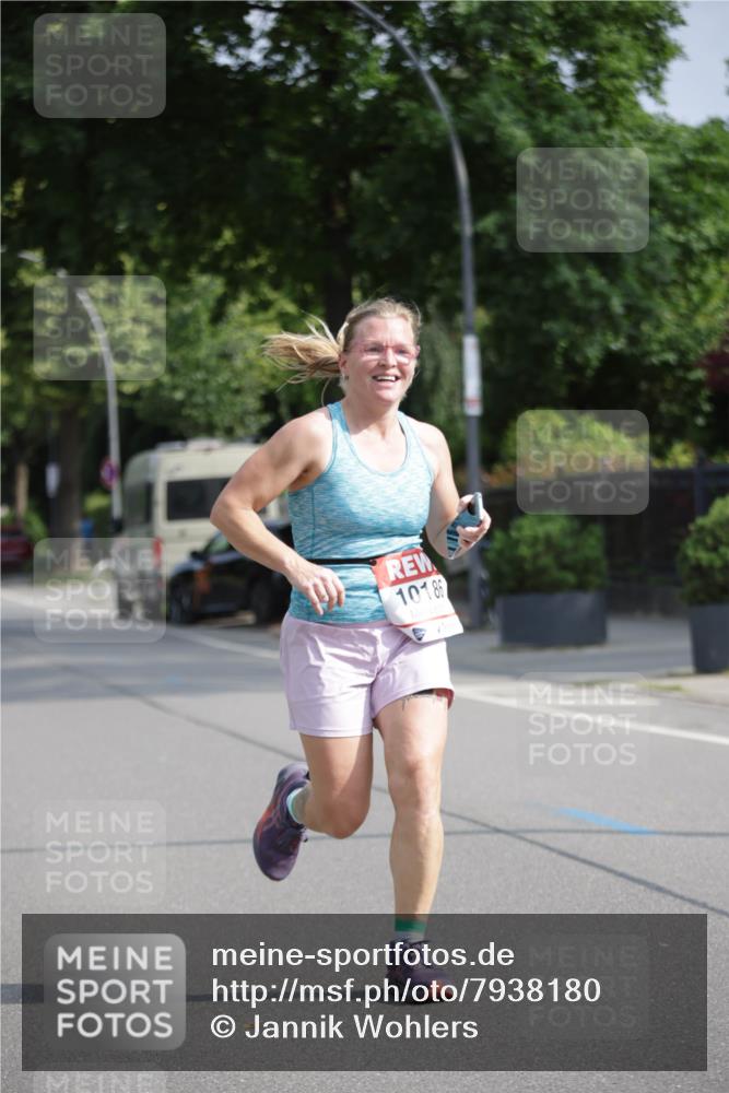15.06.2025 - REWE Women's Run Jannik Wohlers http://msf.ph/oto/7938180 15.06.2025 08:43:51 Laufen 10186 meine-sportfotos.de
