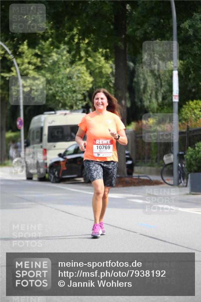 15.06.2025 - REWE Women's Run Jannik Wohlers http://msf.ph/oto/7938192 15.06.2025 09:55:58 Laufen 10769 meine-sportfotos.de