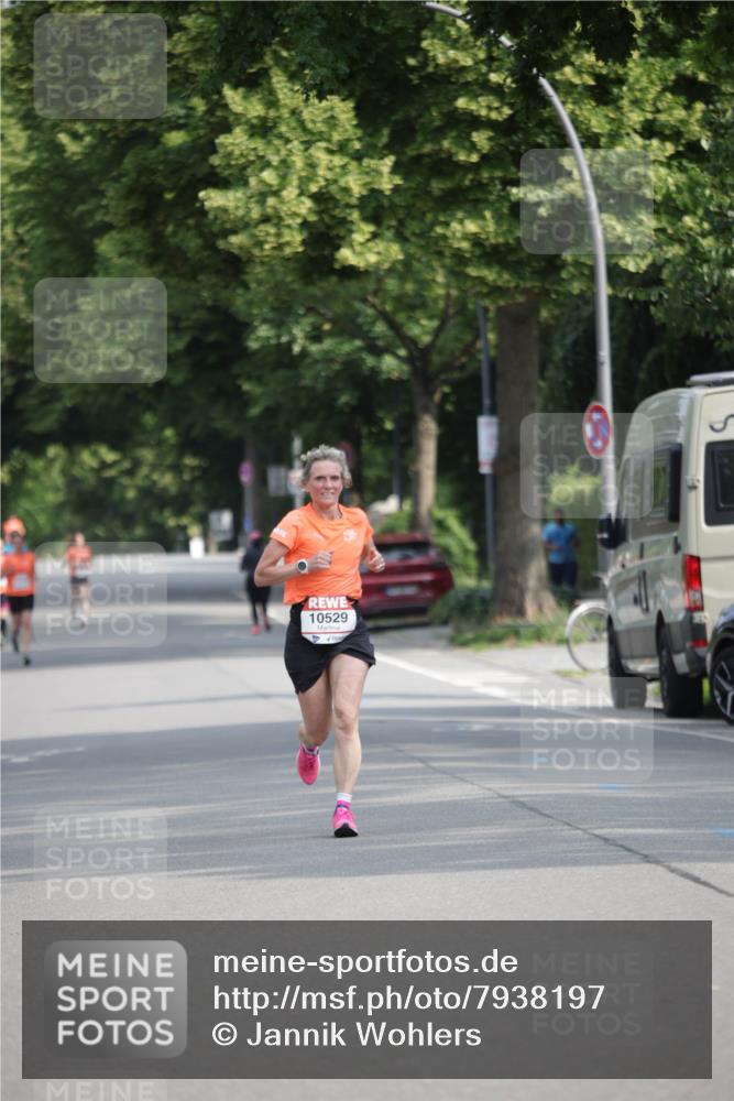 15.06.2025 - REWE Women's Run Jannik Wohlers http://msf.ph/oto/7938197 15.06.2025 08:43:53 Laufen 10529 meine-sportfotos.de