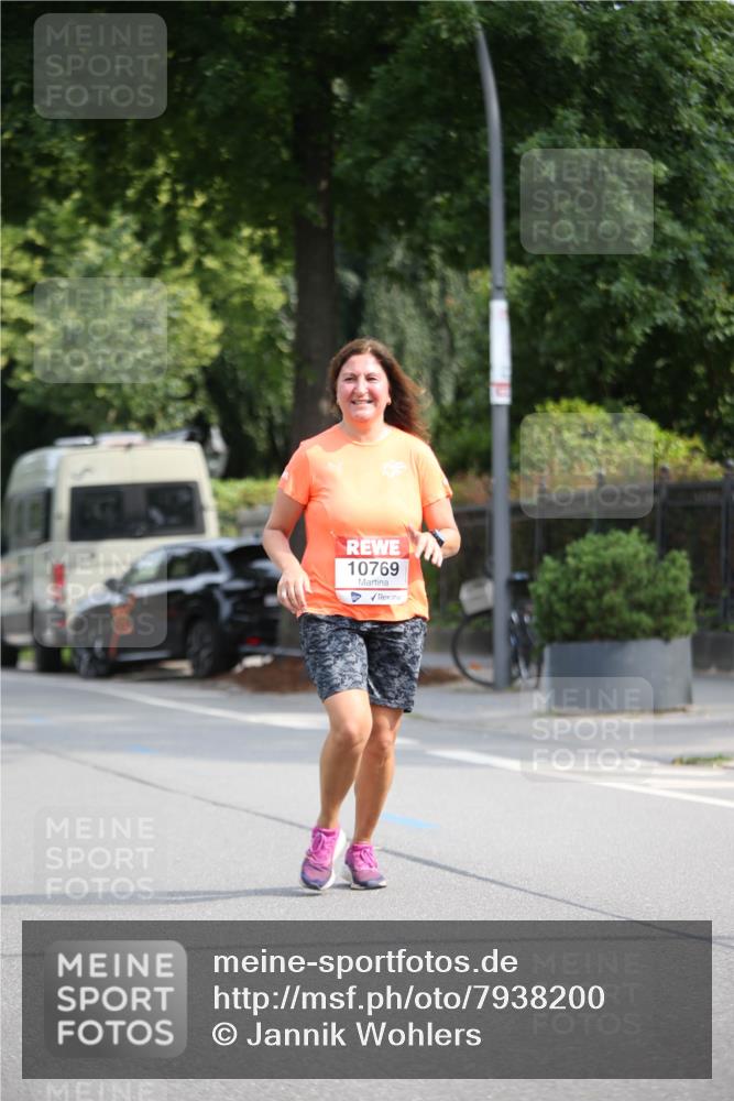 15.06.2025 - REWE Women's Run Jannik Wohlers http://msf.ph/oto/7938200 15.06.2025 09:55:58 Laufen 10769 meine-sportfotos.de