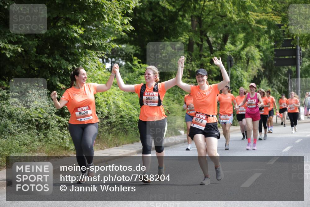 15.06.2025 - REWE Women's Run Jannik Wohlers http://msf.ph/oto/7938204 15.06.2025 10:14:24 Laufen 5629, 5654, 5572, 5283, 5684 meine-sportfotos.de