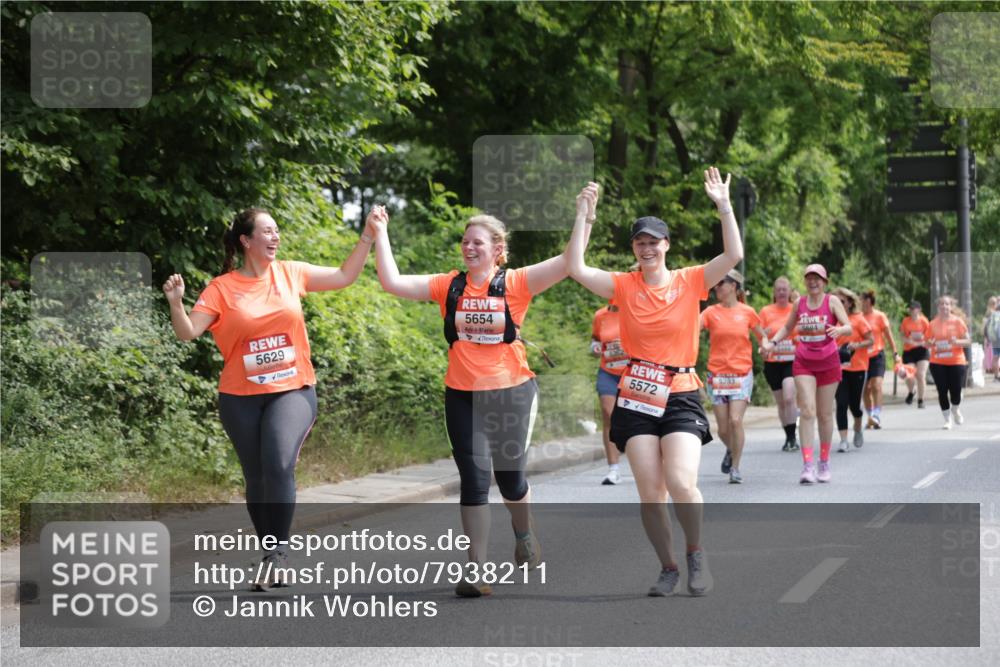 15.06.2025 - REWE Women's Run Jannik Wohlers http://msf.ph/oto/7938211 15.06.2025 10:14:24 Laufen 5629, 5654, 5572, 5283 meine-sportfotos.de