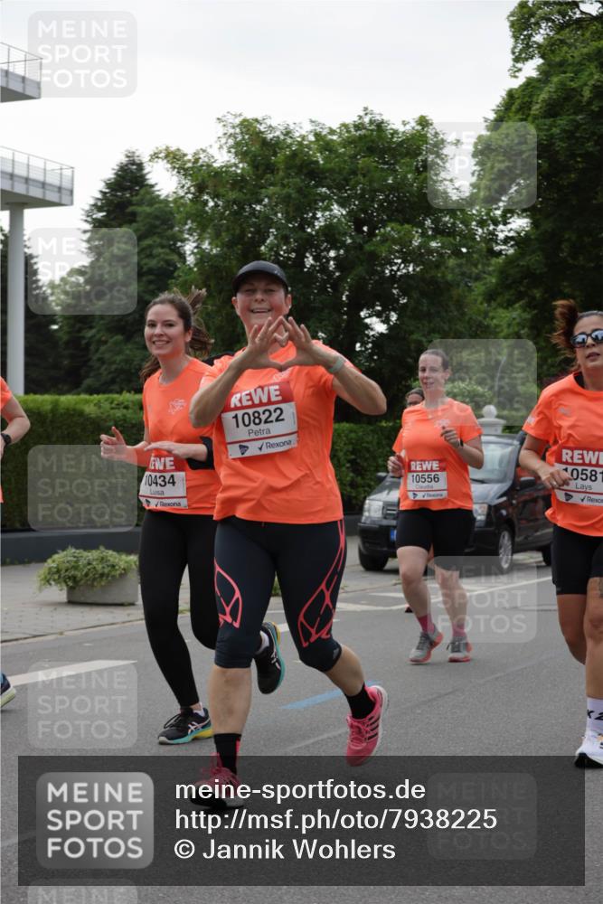 15.06.2025 - REWE Women's Run Jannik Wohlers http://msf.ph/oto/7938225 15.06.2025 08:27:14 Laufen 10434, 10822, 10556, 0581 meine-sportfotos.de