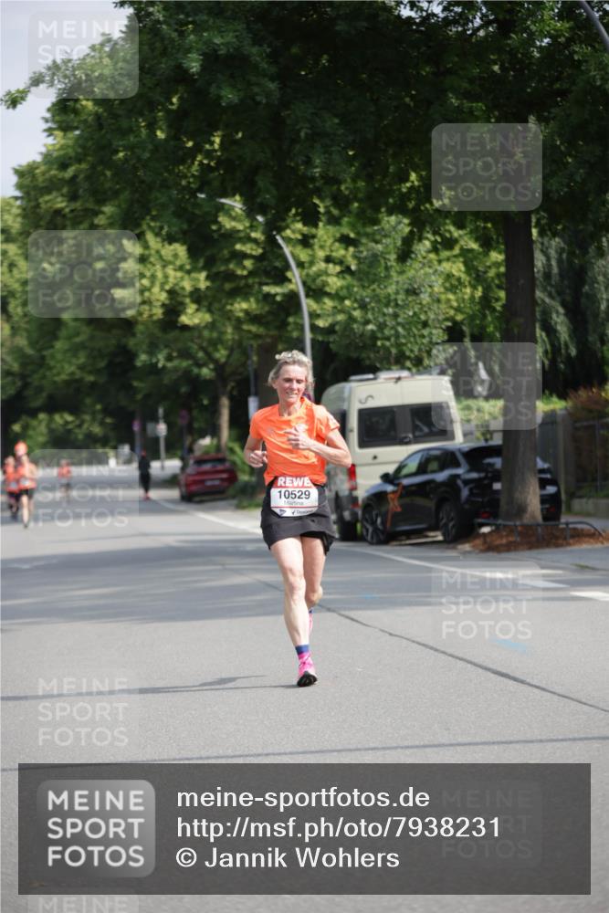 15.06.2025 - REWE Women's Run Jannik Wohlers http://msf.ph/oto/7938231 15.06.2025 08:43:56 Laufen 10529 meine-sportfotos.de