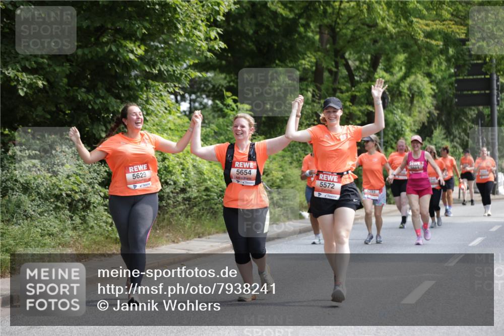 15.06.2025 - REWE Women's Run Jannik Wohlers http://msf.ph/oto/7938241 15.06.2025 10:14:24 Laufen 5629, 5654, 5572, 283 meine-sportfotos.de