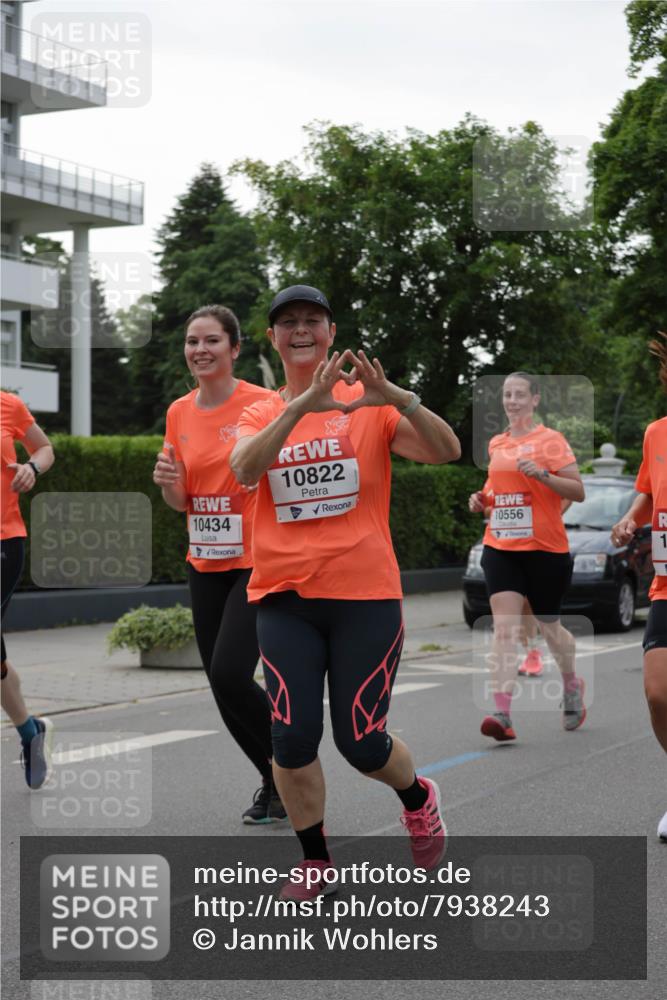 15.06.2025 - REWE Women's Run Jannik Wohlers http://msf.ph/oto/7938243 15.06.2025 08:27:14 Laufen 10434, 10822, 10556 meine-sportfotos.de