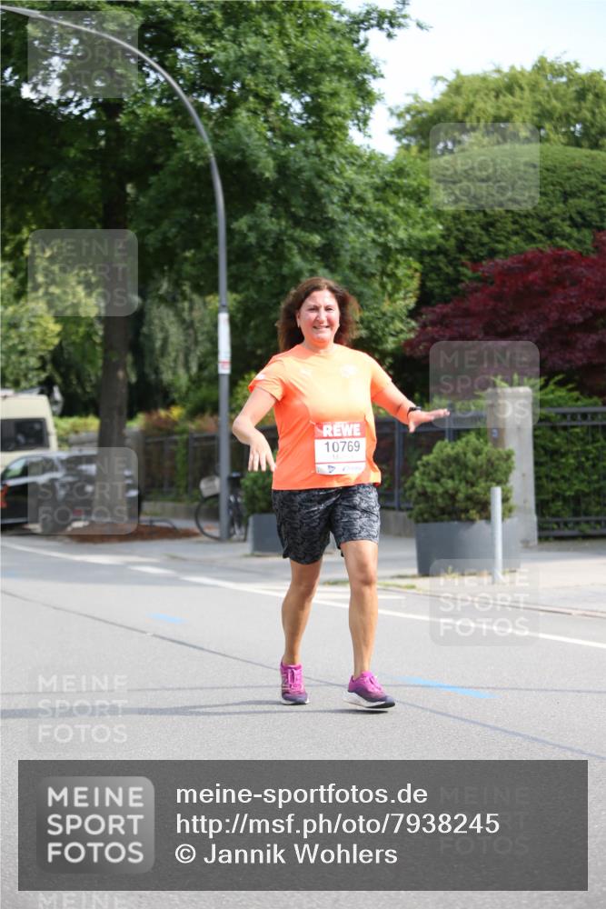 15.06.2025 - REWE Women's Run Jannik Wohlers http://msf.ph/oto/7938245 15.06.2025 09:55:59 Laufen 10769 meine-sportfotos.de
