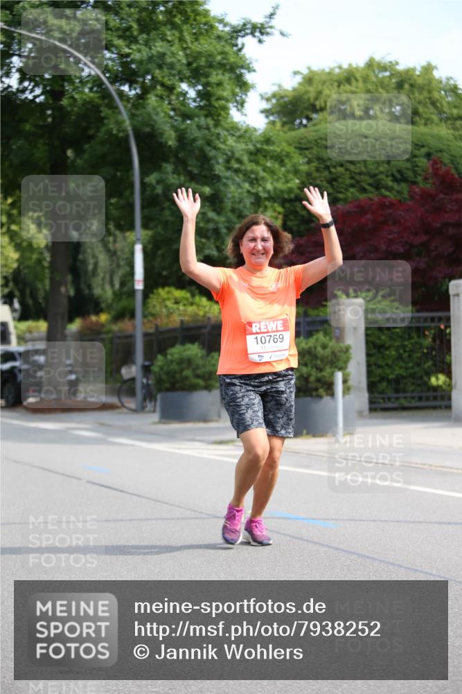 15.06.2025 - REWE Women's Run Jannik Wohlers http://msf.ph/oto/7938252 15.06.2025 09:56:00 Laufen 10769 meine-sportfotos.de