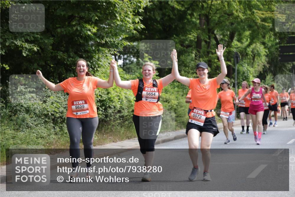 15.06.2025 - REWE Women's Run Jannik Wohlers http://msf.ph/oto/7938280 15.06.2025 10:14:24 Laufen 5629, 5654, 5572, 5283 meine-sportfotos.de