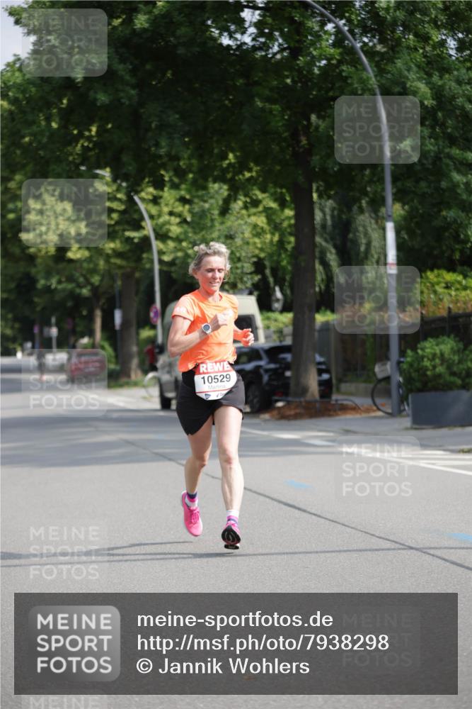 15.06.2025 - REWE Women's Run Jannik Wohlers http://msf.ph/oto/7938298 15.06.2025 08:43:57 Laufen 10529 meine-sportfotos.de