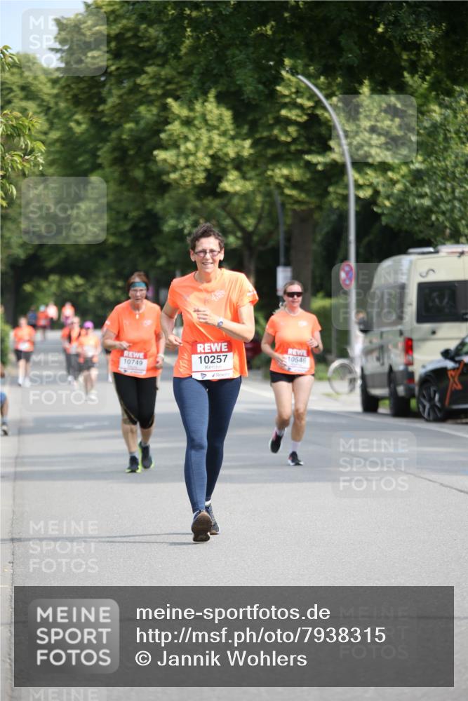 15.06.2025 - REWE Women's Run Jannik Wohlers http://msf.ph/oto/7938315 15.06.2025 09:56:07 Laufen 10257, 10749 meine-sportfotos.de