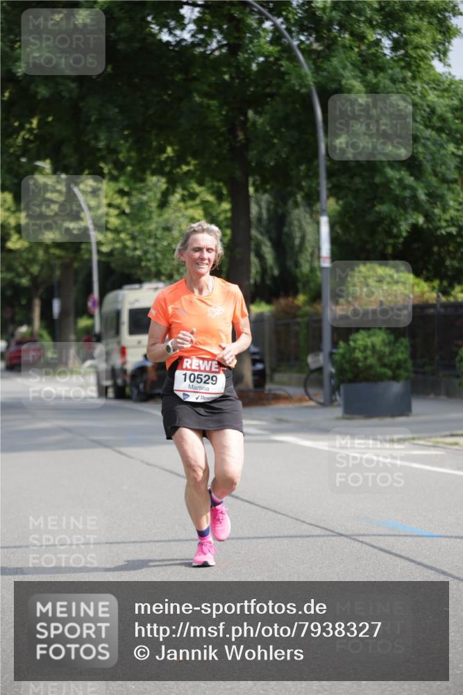 15.06.2025 - REWE Women's Run Jannik Wohlers http://msf.ph/oto/7938327 15.06.2025 08:43:58 Laufen 10529 meine-sportfotos.de