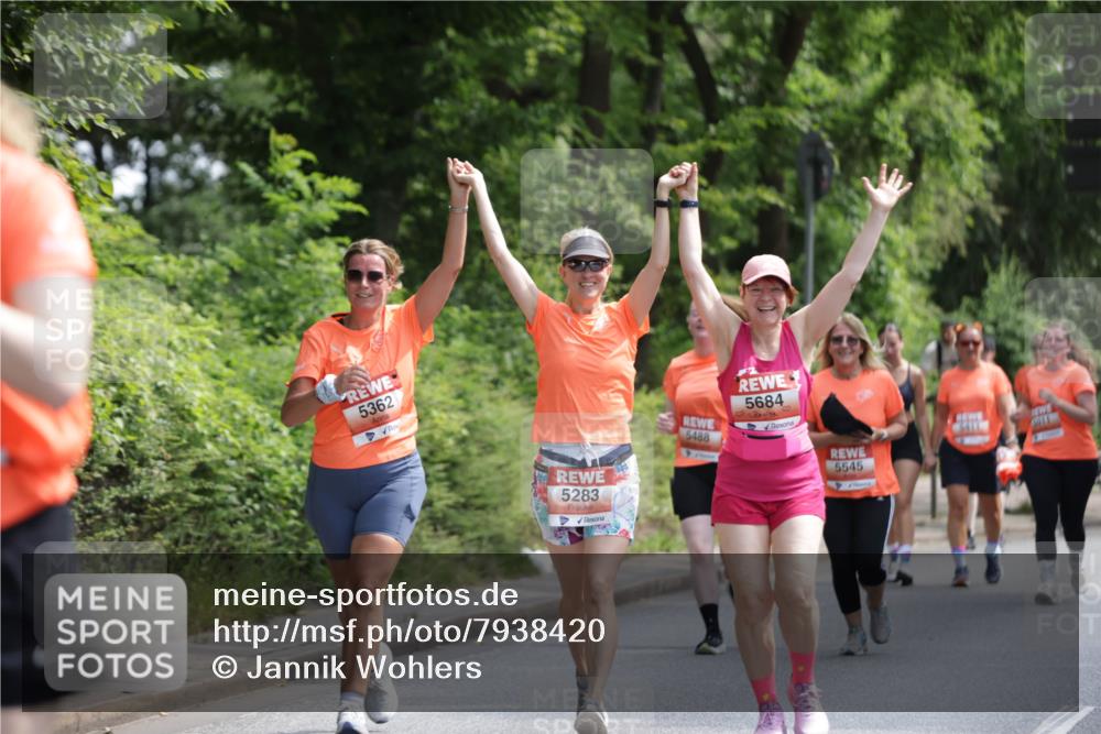 15.06.2025 - REWE Women's Run Jannik Wohlers http://msf.ph/oto/7938420 15.06.2025 10:14:27 Laufen 5362, 5283, 5488, 5684, 5545 meine-sportfotos.de