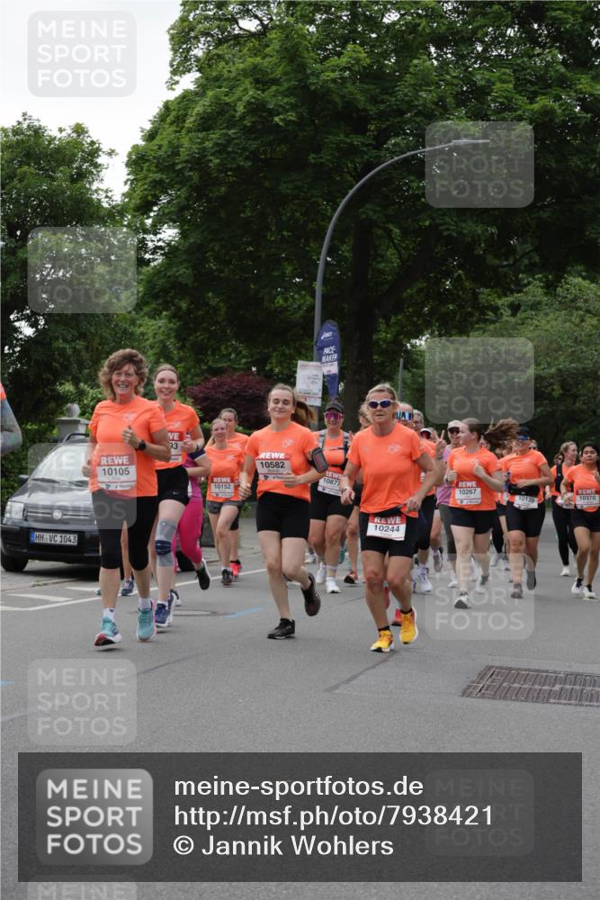 15.06.2025 - REWE Women's Run Jannik Wohlers http://msf.ph/oto/7938421 15.06.2025 08:27:16 Laufen 1043, 10105, 93, 10152, 10582, 10877, 10244, 10267, 10139, 10370 meine-sportfotos.de