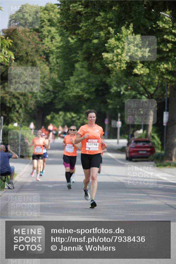 15.06.2025 - REWE Women's Run Jannik Wohlers http://msf.ph/oto/7938436 15.06.2025 08:44:09 Laufen 10748 meine-sportfotos.de