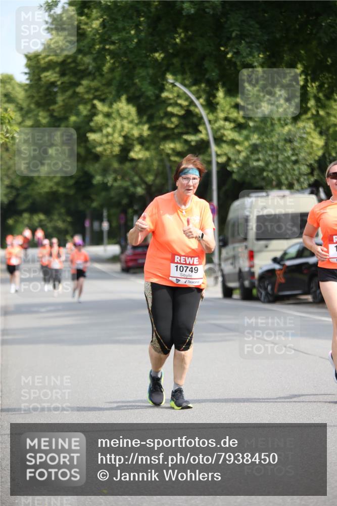 15.06.2025 - REWE Women's Run Jannik Wohlers http://msf.ph/oto/7938450 15.06.2025 09:56:13 Laufen 10749 meine-sportfotos.de