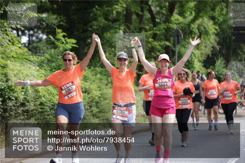 15.06.2025 - REWE Women's Run Jannik Wohlers http://msf.ph/oto/7938454 15.06.2025 10:14:27 Laufen 5362, 5283, 5684, 54, 5545 meine-sportfotos.de