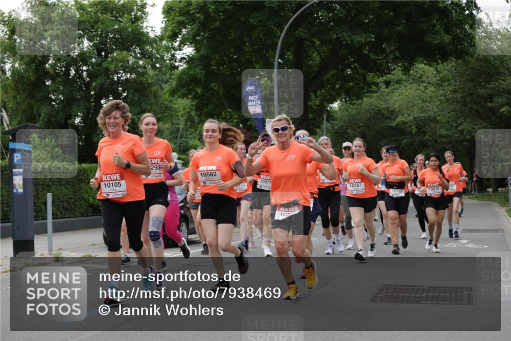 15.06.2025 - REWE Women's Run Jannik Wohlers http://msf.ph/oto/7938469 15.06.2025 08:27:17 Laufen 293, 10105, 10582, 573, 10877, 102, 10267, 107, 10139, 10370 meine-sportfotos.de
