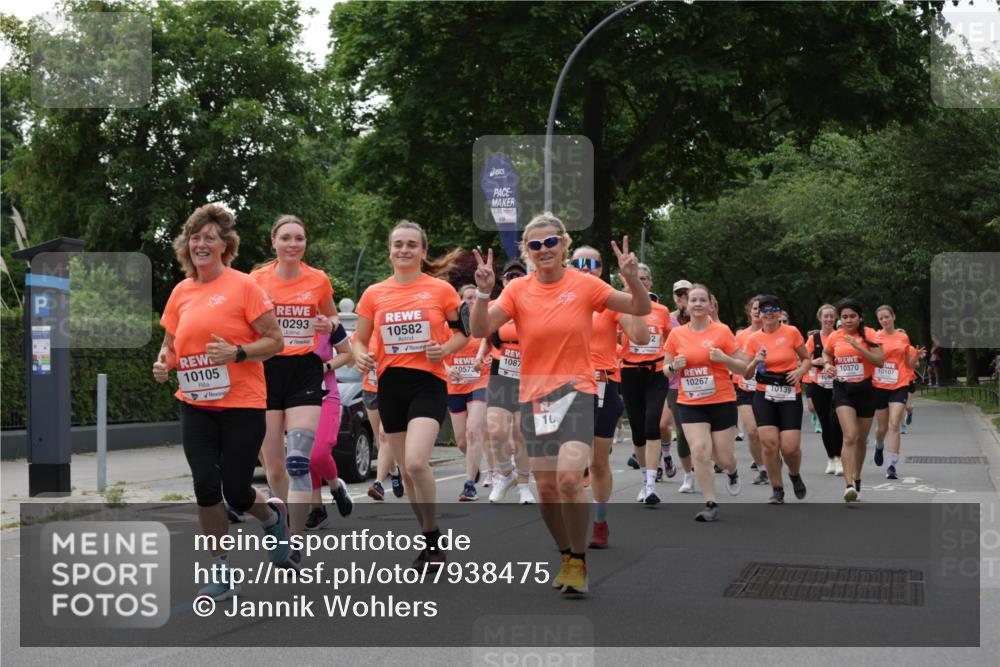 15.06.2025 - REWE Women's Run Jannik Wohlers http://msf.ph/oto/7938475 15.06.2025 08:27:17 Laufen 10105, 10293, 10582, 00, 1087, 0573, 10, 10267, 10370, 10139 meine-sportfotos.de