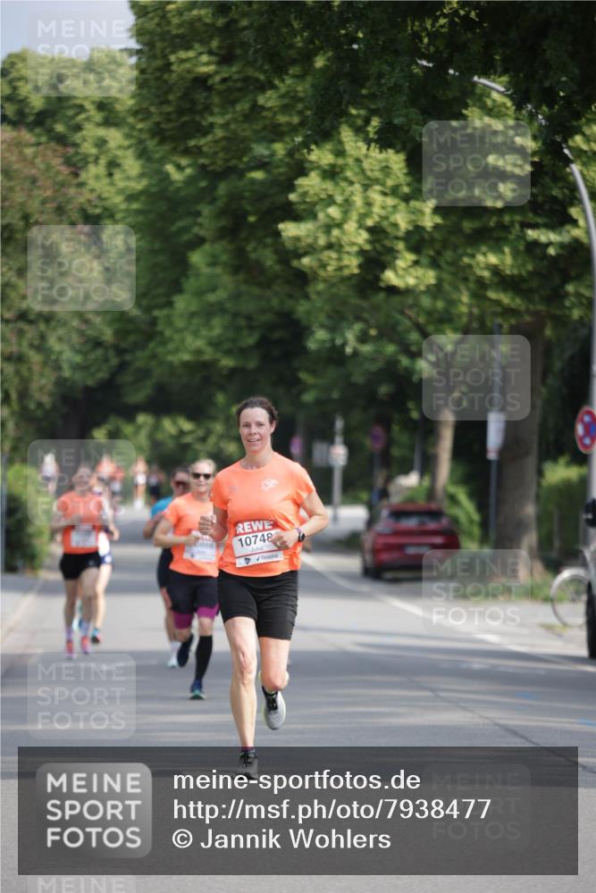15.06.2025 - REWE Women's Run Jannik Wohlers http://msf.ph/oto/7938477 15.06.2025 08:44:10 Laufen 10748 meine-sportfotos.de