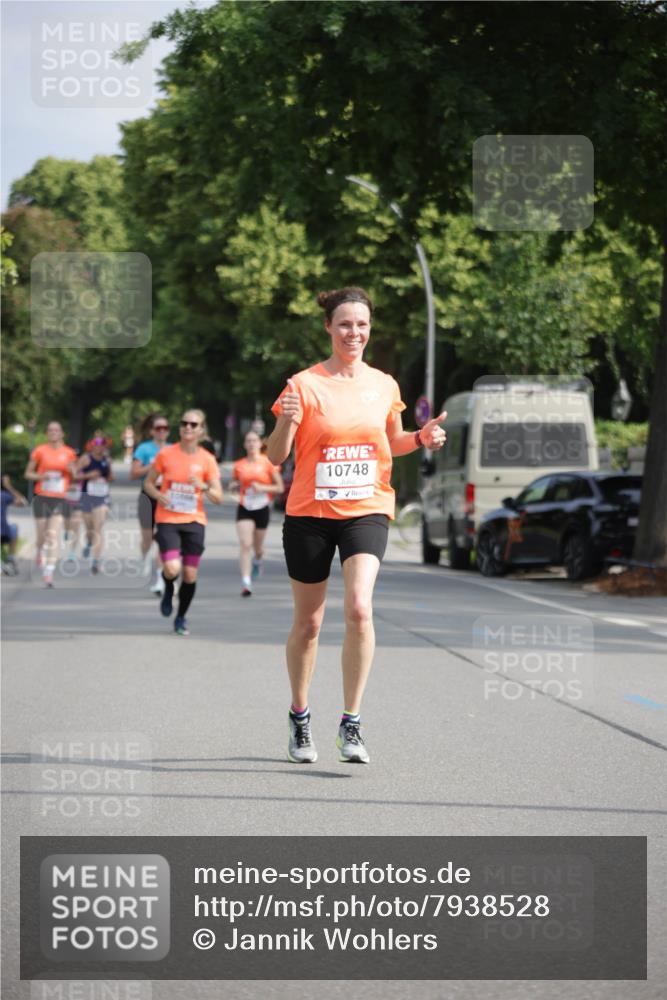 15.06.2025 - REWE Women's Run Jannik Wohlers http://msf.ph/oto/7938528 15.06.2025 08:44:13 Laufen 10748 meine-sportfotos.de