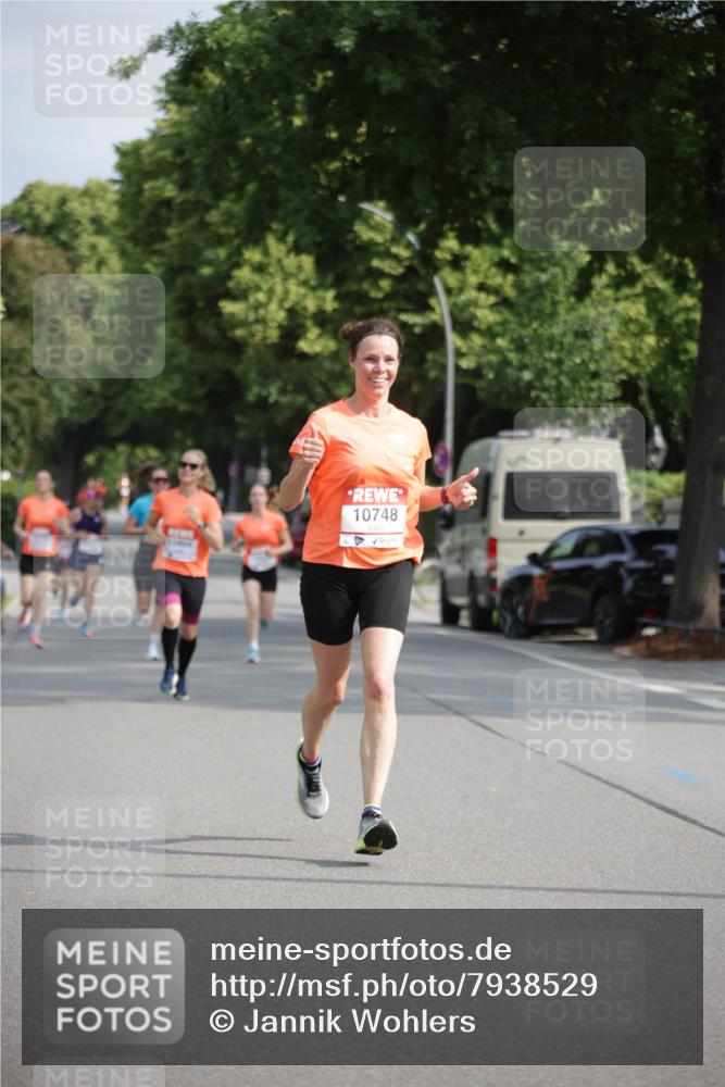15.06.2025 - REWE Women's Run Jannik Wohlers http://msf.ph/oto/7938529 15.06.2025 08:44:13 Laufen 10748 meine-sportfotos.de