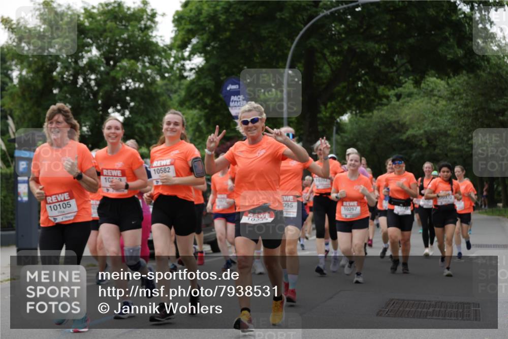 15.06.2025 - REWE Women's Run Jannik Wohlers http://msf.ph/oto/7938531 15.06.2025 08:27:18 Laufen 10105, 10582, 10, 10244, 095, 10392, 03, 0, 10267 meine-sportfotos.de