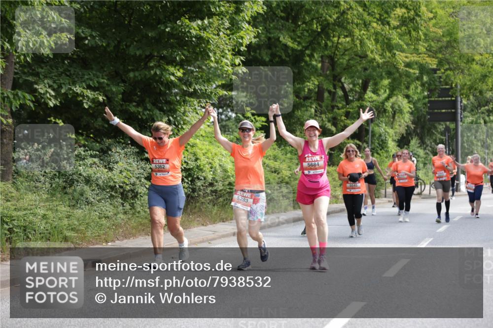15.06.2025 - REWE Women's Run Jannik Wohlers http://msf.ph/oto/7938532 15.06.2025 10:14:29 Laufen 5362, 5283, 5684, 5545 meine-sportfotos.de
