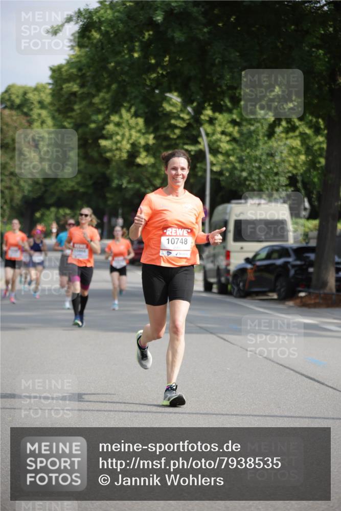 15.06.2025 - REWE Women's Run Jannik Wohlers http://msf.ph/oto/7938535 15.06.2025 08:44:13 Laufen 10748 meine-sportfotos.de