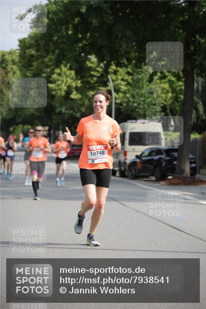 15.06.2025 - REWE Women's Run Jannik Wohlers http://msf.ph/oto/7938541 15.06.2025 08:44:13 Laufen 10748 meine-sportfotos.de