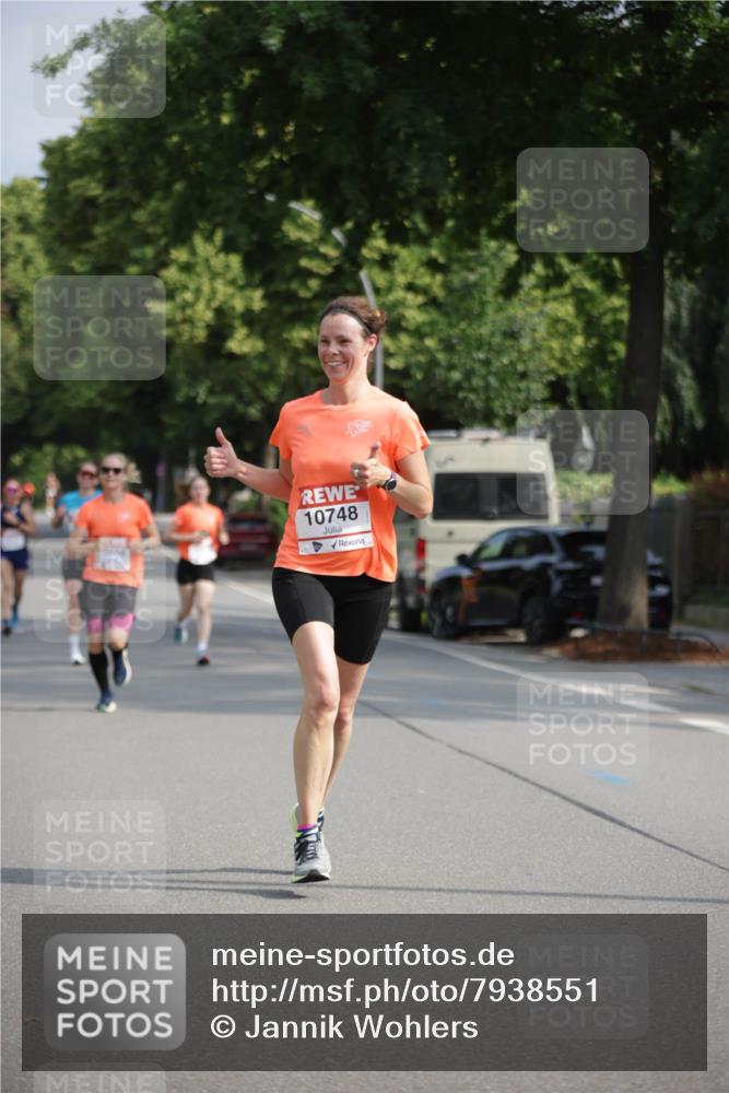 15.06.2025 - REWE Women's Run Jannik Wohlers http://msf.ph/oto/7938551 15.06.2025 08:44:13 Laufen 10748 meine-sportfotos.de