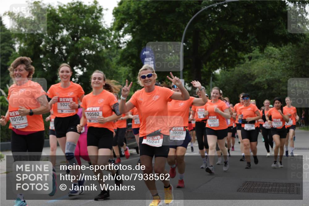 15.06.2025 - REWE Women's Run Jannik Wohlers http://msf.ph/oto/7938562 15.06.2025 08:27:18 Laufen 10105, 1029, 10582, 10095, 10244, 103, 10267, 10370, 10139 meine-sportfotos.de