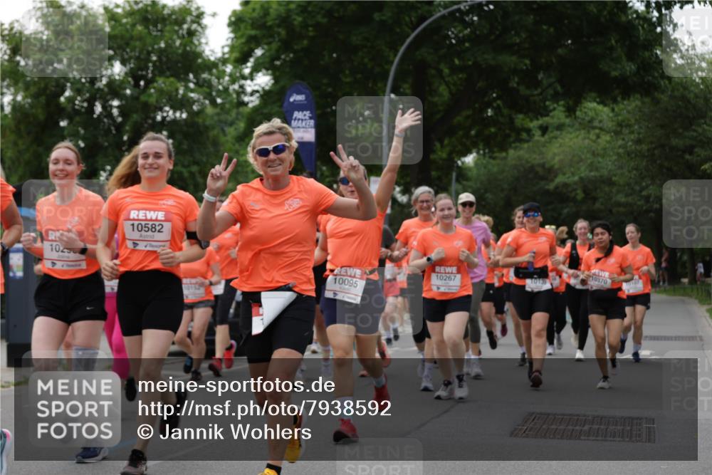 15.06.2025 - REWE Women's Run Jannik Wohlers http://msf.ph/oto/7938592 15.06.2025 08:27:18 Laufen 1025, 10582, 10267, 10095, 10152, 10370, 10107 meine-sportfotos.de