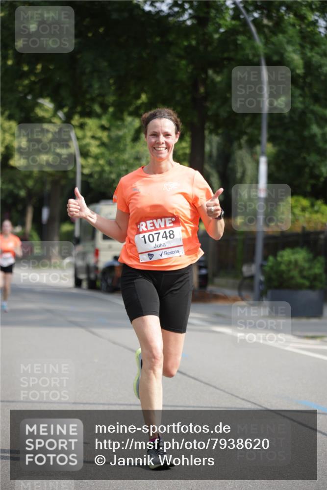 15.06.2025 - REWE Women's Run Jannik Wohlers http://msf.ph/oto/7938620 15.06.2025 08:44:14 Laufen 10748 meine-sportfotos.de
