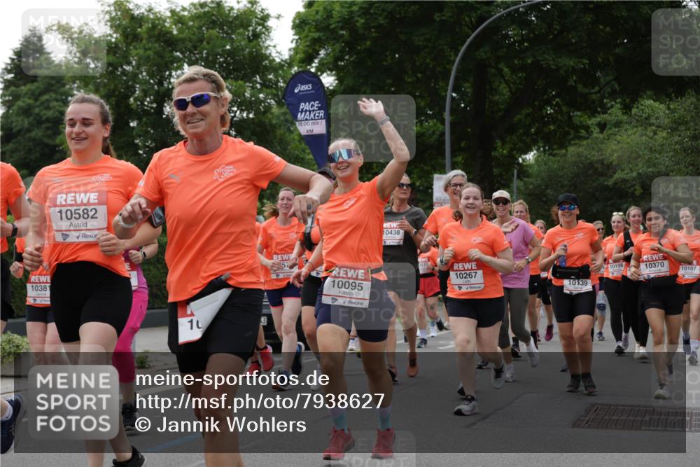 15.06.2025 - REWE Women's Run Jannik Wohlers http://msf.ph/oto/7938627 15.06.2025 08:27:19 Laufen 10381, 10582, 10, 57, 06, 00, 10095, 10438, 0515, 10198, 10267, 10370, 10107, 10139 meine-sportfotos.de