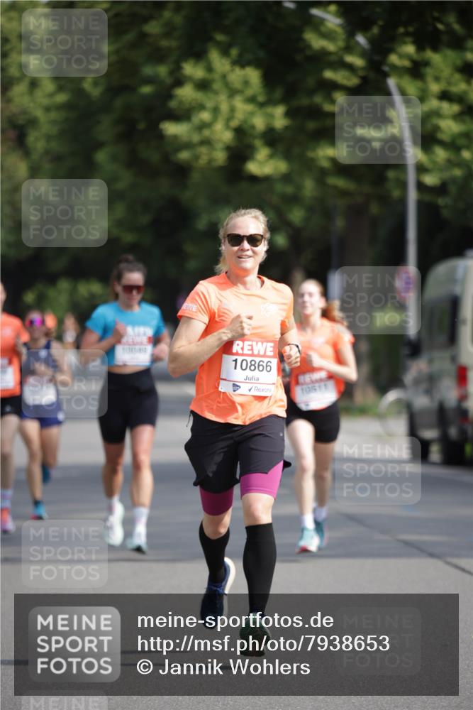 15.06.2025 - REWE Women's Run Jannik Wohlers http://msf.ph/oto/7938653 15.06.2025 08:44:15 Laufen 10049, 10866, 10511 meine-sportfotos.de