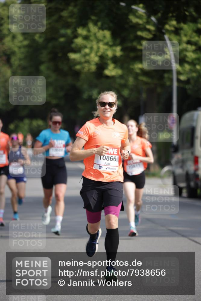 15.06.2025 - REWE Women's Run Jannik Wohlers http://msf.ph/oto/7938656 15.06.2025 08:44:16 Laufen 10866 meine-sportfotos.de