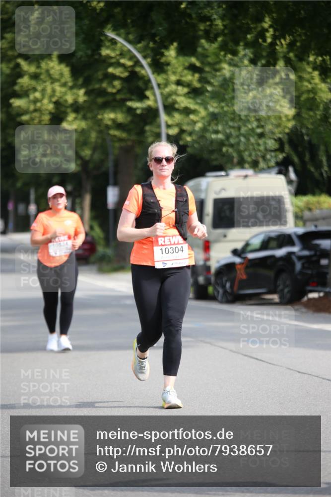 15.06.2025 - REWE Women's Run Jannik Wohlers http://msf.ph/oto/7938657 15.06.2025 09:56:28 Laufen 10304 meine-sportfotos.de