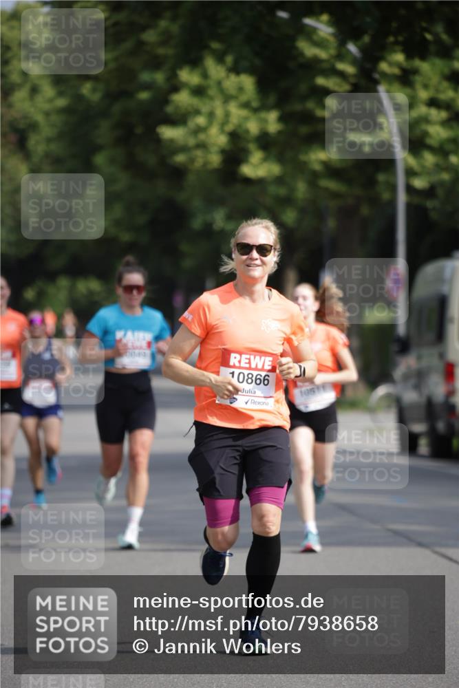 15.06.2025 - REWE Women's Run Jannik Wohlers http://msf.ph/oto/7938658 15.06.2025 08:44:16 Laufen 10866, 1057 meine-sportfotos.de