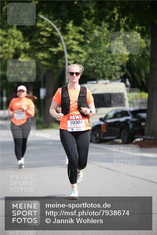 15.06.2025 - REWE Women's Run Jannik Wohlers http://msf.ph/oto/7938674 15.06.2025 09:56:29 Laufen 10304 meine-sportfotos.de