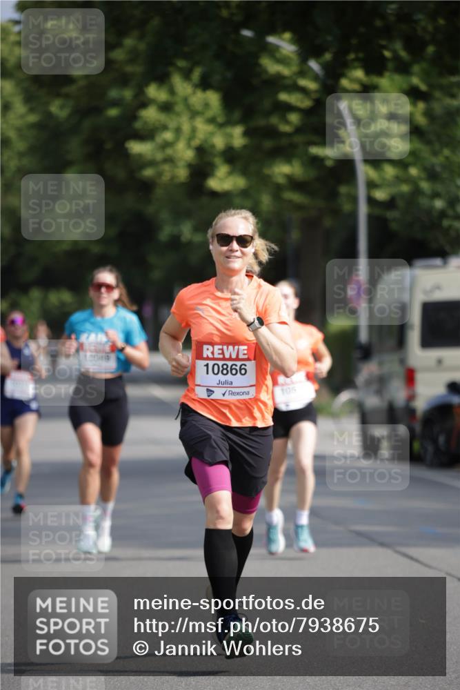 15.06.2025 - REWE Women's Run Jannik Wohlers http://msf.ph/oto/7938675 15.06.2025 08:44:16 Laufen 10009, 10866, 105 meine-sportfotos.de