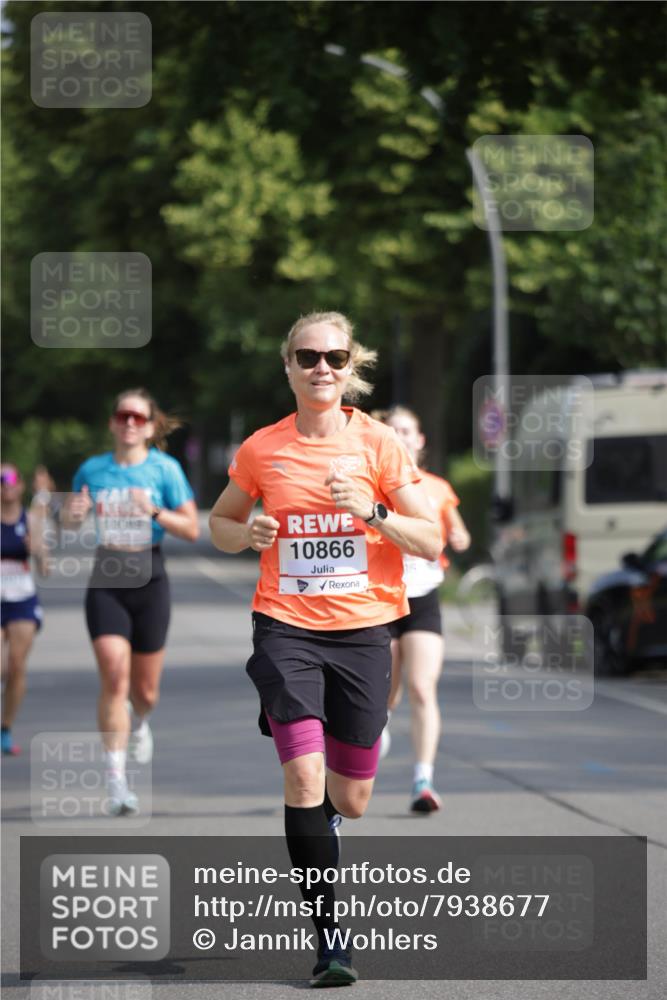 15.06.2025 - REWE Women's Run Jannik Wohlers http://msf.ph/oto/7938677 15.06.2025 08:44:16 Laufen 10009, 10866 meine-sportfotos.de