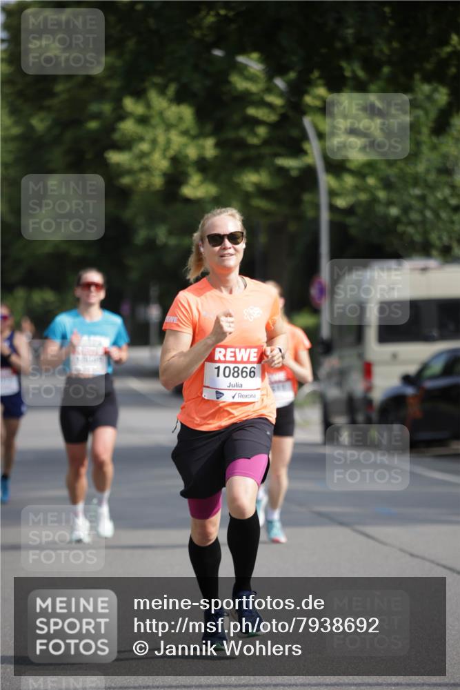 15.06.2025 - REWE Women's Run Jannik Wohlers http://msf.ph/oto/7938692 15.06.2025 08:44:16 Laufen 10866 meine-sportfotos.de