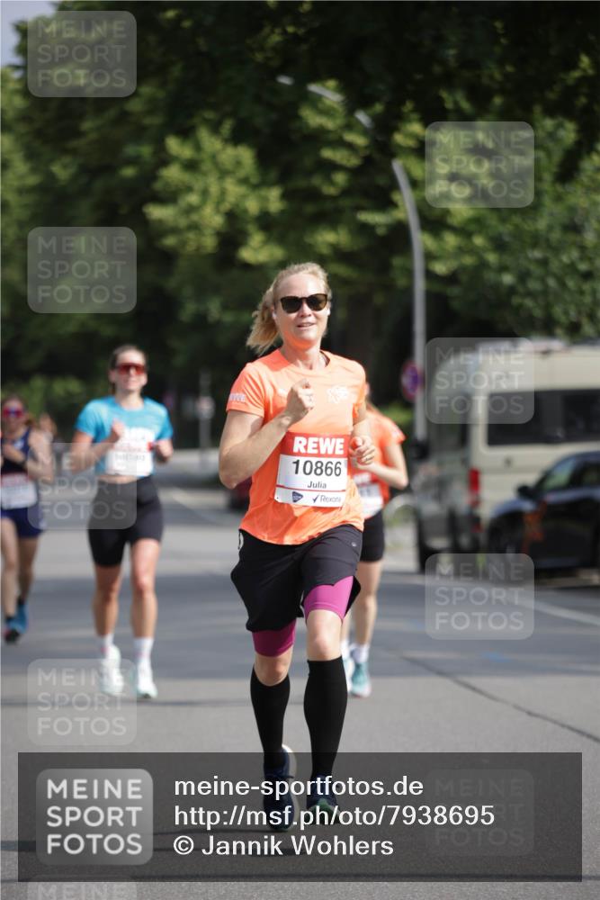 15.06.2025 - REWE Women's Run Jannik Wohlers http://msf.ph/oto/7938695 15.06.2025 08:44:16 Laufen 10866 meine-sportfotos.de