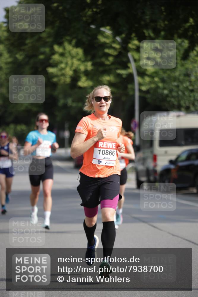 15.06.2025 - REWE Women's Run Jannik Wohlers http://msf.ph/oto/7938700 15.06.2025 08:44:16 Laufen 10866 meine-sportfotos.de