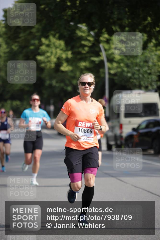 15.06.2025 - REWE Women's Run Jannik Wohlers http://msf.ph/oto/7938709 15.06.2025 08:44:16 Laufen 10866 meine-sportfotos.de